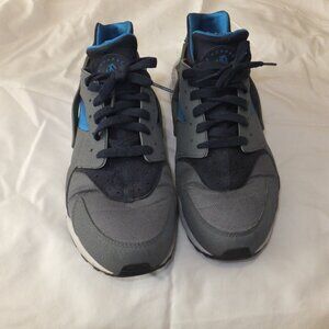 Nike Air Huarache Gray - Size 11.5